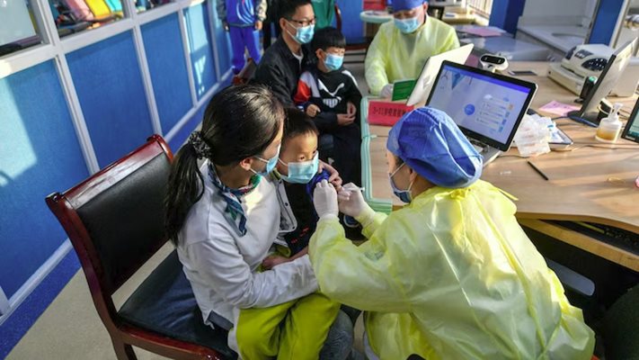 Епидемия от пневмония при деца в Китай изправя света на нокти, СЗО иска до ден данни за заразата
