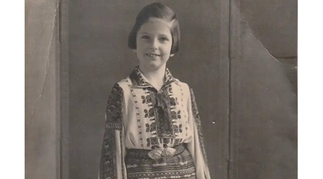 И царската дъщеря са я обличали в народни носии. Снимка Фейсбук/Константин Мишев