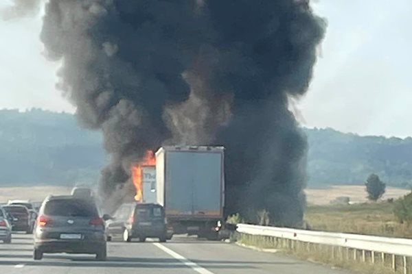 Пътят е временно затворен
Снимка: Автор