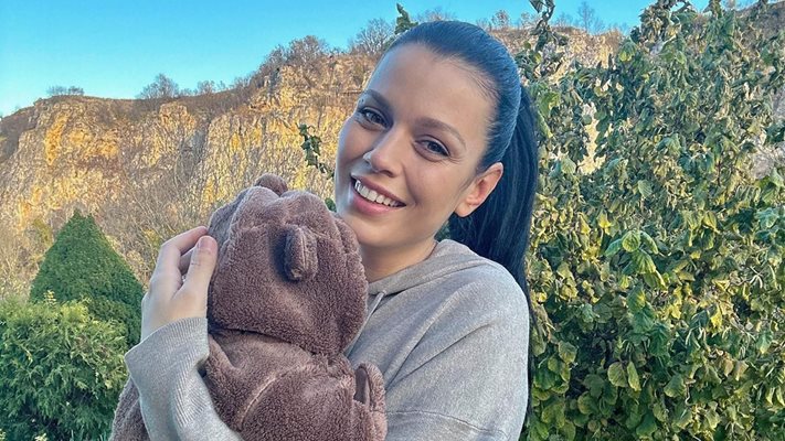 Ралица Паскалева продължава да крие бебето