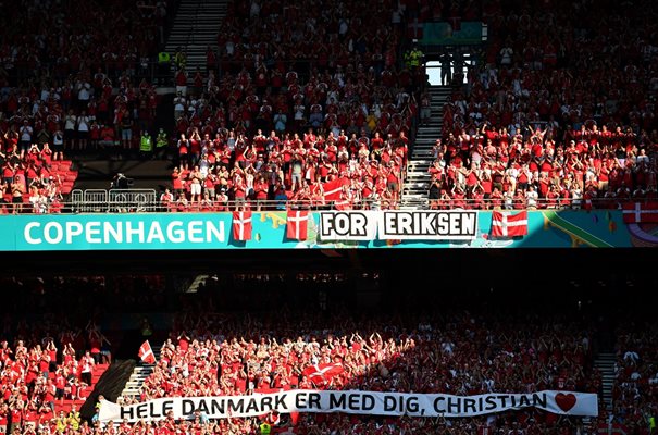 В 10-ата минута на втория мач на Евро 2020 - срещу Белгия, феновете вдигнаха транспарант "Кристиан, цяла Дания е с теб".