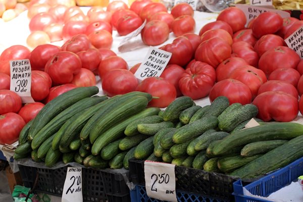 Цените на зеленчуците започнаха да се успокояват едва през последните седмици, но пак са по-високи в сравнение с миналогодишните.
СНИМКА: “24 ЧАСА”