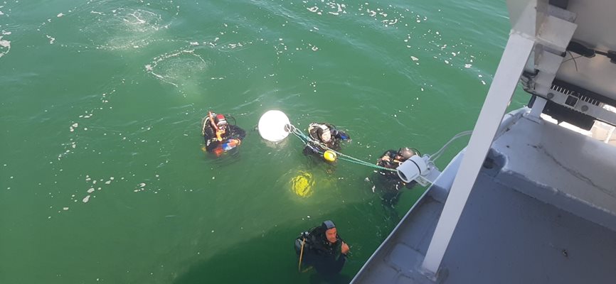 Водолази от "Приятели на морето" в акция.