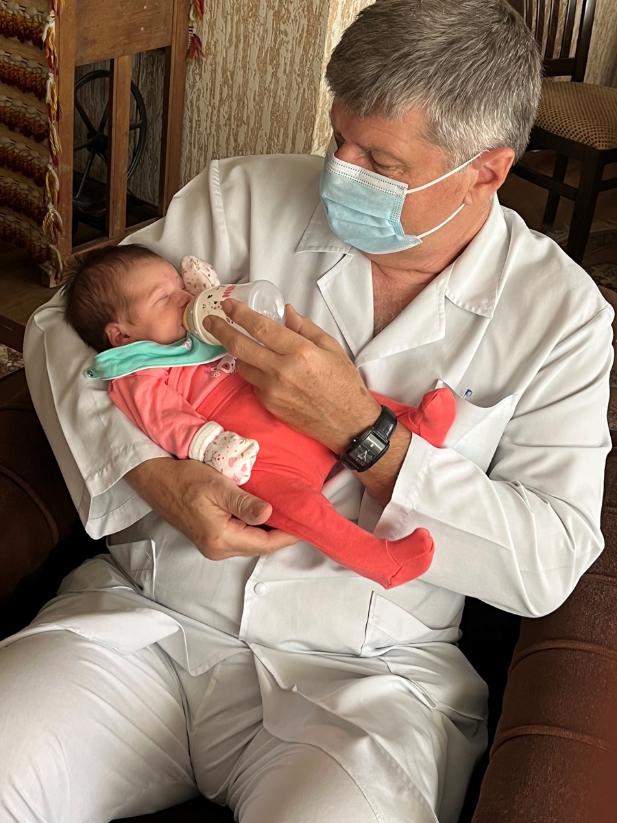 Онкологът проф. д-р Иван Гаврилов стана дядо
