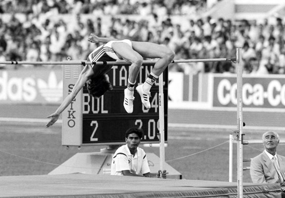 Вече 36 години никоя жена на планетата не е скочила по-високо от българката Стефка Костадинова
Снимка: Тодор Шабански