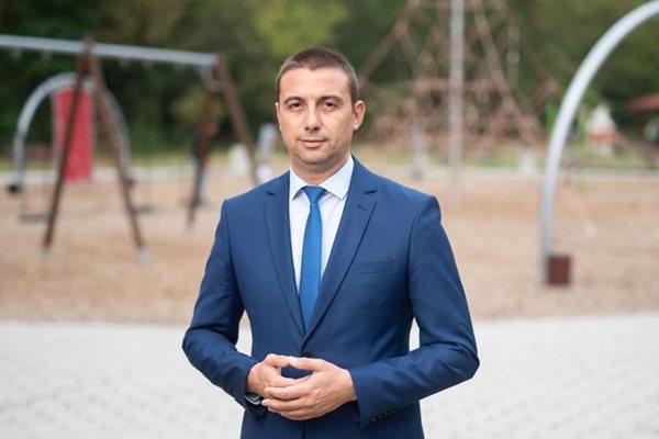 Димитър Колев временно поема структурата на ГЕРБ в Пловдив. Той е близък до Иван Тотев.