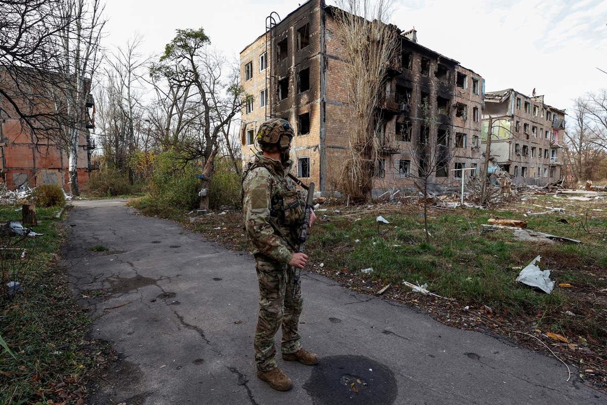 Русия засилва атаките срещу украинския град Авдеевка