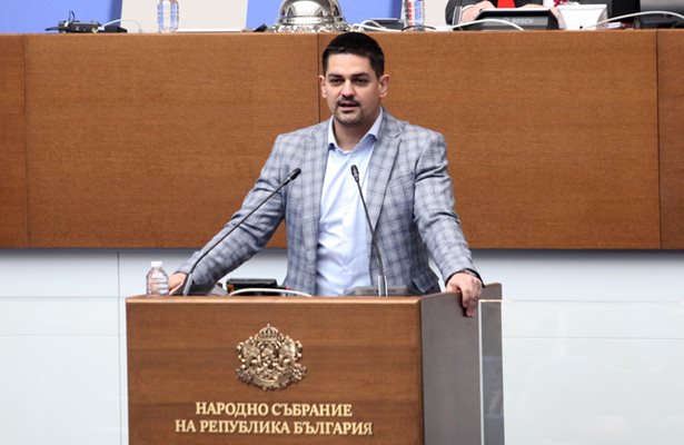 Радостин Василев взе 2,98% - не стигат за парламента, но осигуряват субсидия.