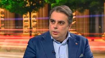 Асен Василев: Случилото се пред Народния театър е репетиция за утре пред парламента