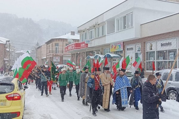 Дупница отбеляза 147 г. от Освобождението с възстановка. СНИМКИ: Община Дупница