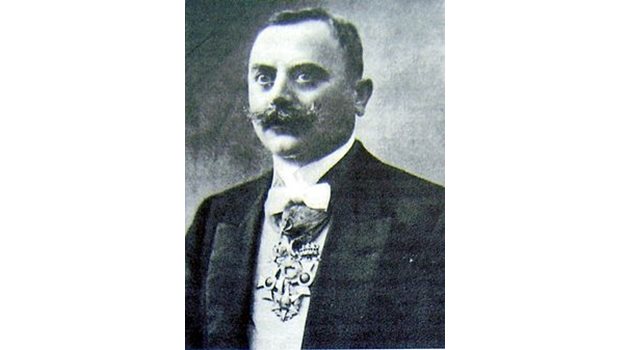 Никола Генадиев