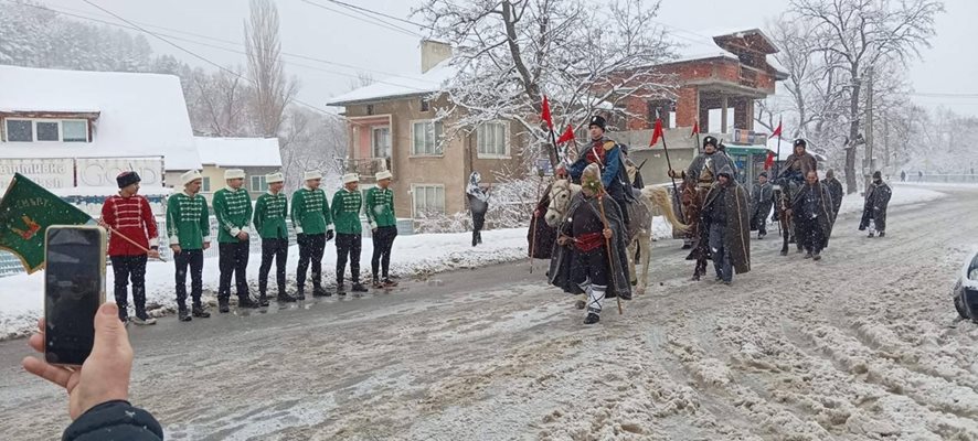 Дупница отбеляза 147 г. от Освобождението с възстановка. СНИМКИ: Община Дупница