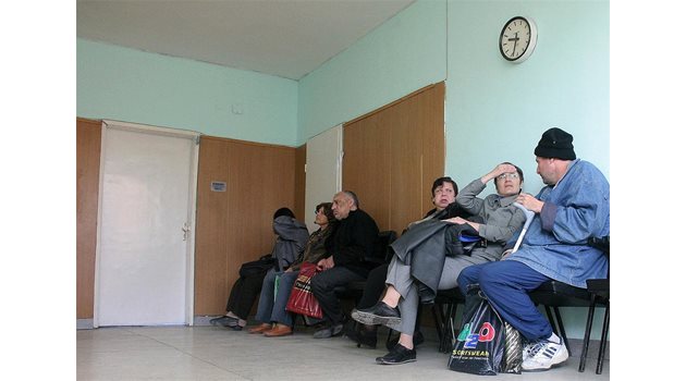ТЕНДЕНЦИЯ: Все повече хора без видими здравословни проблеми пълнят чакалните на ТЕЛК в страната.