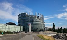 Жени и мъже тормозени сексуално и изнасилвани в Европарламента (Обзор)