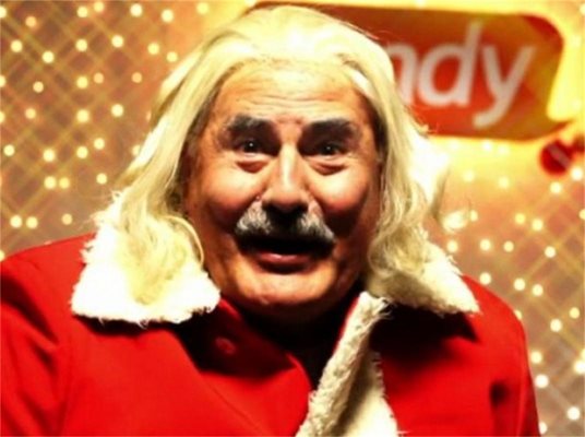 Жорж Ганчев в рекламата като дядо Коледа