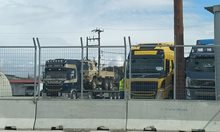 Десетки камиони с бойна техника минават през България за Украйна
