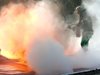 Кола гори на магистрала "Струма", има опасност от взрив