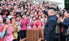 Ким Чен Ун избира малолетни девствени момичета за сексзабавления