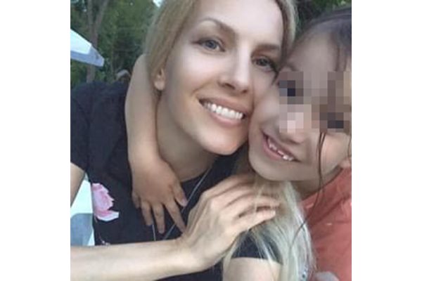 Велчева не е виждала дъщеря си близо 2 месеца.