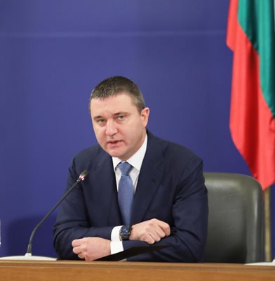 Промените в Закона за бюджета имат за цел да гарантират, че  държавата има достатъчно ликвидност и възможност да поддържа основните си функции и да ги финансира, заяви финансовият министър Владислав Горанов. 
