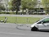 Кола се заби в мантинела в Бургас заради скъсан шарнир