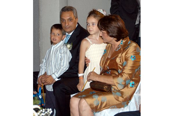 Елена и Иван Костови на сватбата на малката си дъщеря Яна.