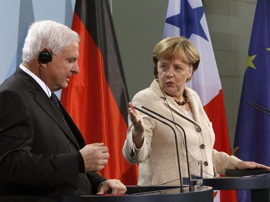 Ангела Меркел получи изненадващо предложение от гостуващия президент на Панама Рикардо Мартинели.