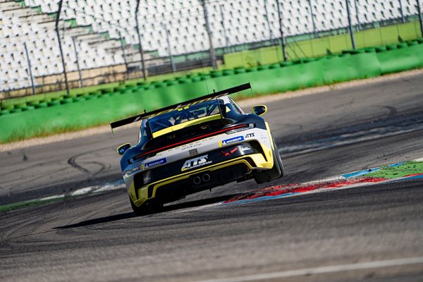 Автомобилът, с който се състезава Александра в шампионата Porsche Sports Cup Germany