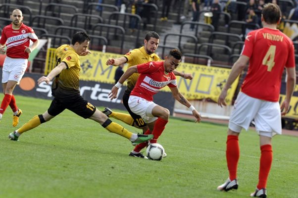 "Миньор" победи ЦСКА с 2:0 в последния мач между двата отбора през май 2012 г.