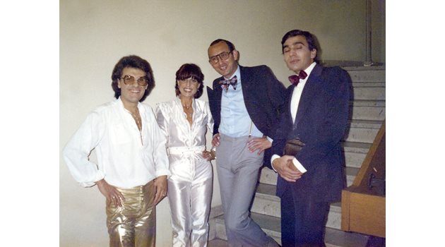Васил  Найденов, Мими  Иванова  и композиторите  Димитър Бояджиев и Стефан Димитров (вдясно)  в Германия през 1979 г.