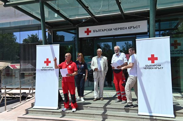 БЧК получи като дарение шест ремаркета за бедствия от Австрийския Червен кръст (снимки)