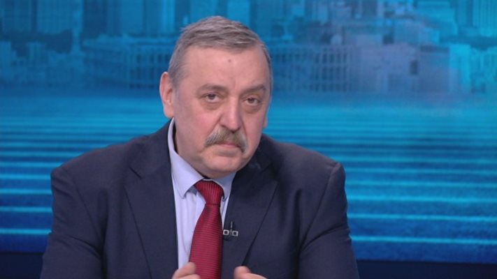 Кантарджиев: Пикът на заразата ще бъде в края на април, заразените вече са 458