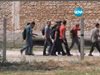 Забраняват на бежанците да напускат лагера в Харманли (видео)