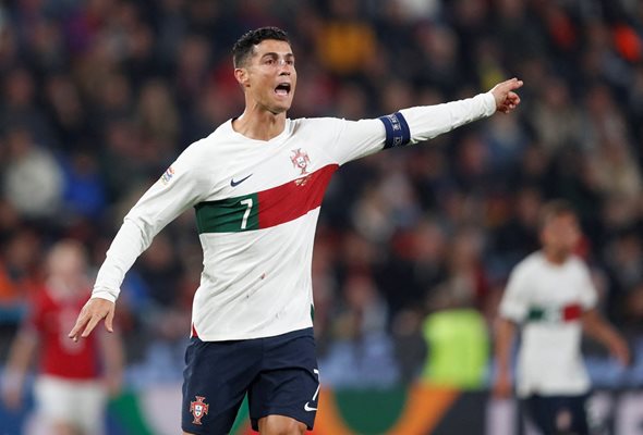 Капитанът Кристиано Роналдо ще изведе довечера Португалия срещу Испания в директен сблъсък за първото място в групата от Лигата на нациите.