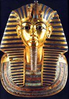 Прочутата златна маска  на фараона Тутанкамон