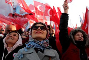 Местните избори в Турция - под сянката на икономически негативи и колебаещи се избиратели