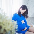 Широки пуловери и дрехи на пластове спестяват пари по време на бременност