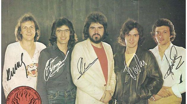 През 1980 година вокалист на “Тангра” става Чочо Владовски. Тогава създават и песента “Нашият град”.

