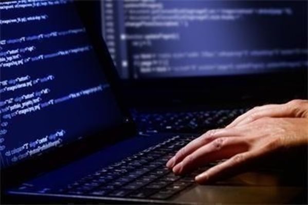 Нова измама в интернет. Мними полицаи изнудват потребители с фалшиви имейли за участие в киберпрестъпления с порнография
СНИМКА: Архив