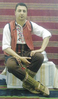 Уредникът на музея Петър Георгиев е фолклорист и народен певец