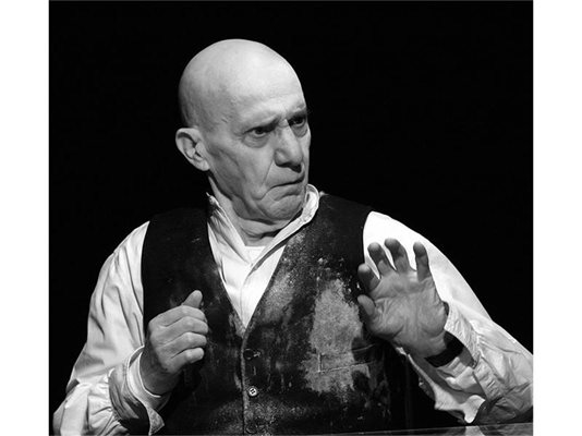 В ролята на Крап в постановката "Последният запис" от Бекет в Народния театър. Режисьор е Крикор Азарян - сезон 1991-1992 г.
