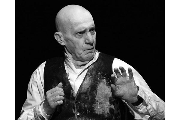 В ролята на Крап в постановката "Последният запис" от Бекет в Народния театър. Режисьор е Крикор Азарян - сезон 1991-1992 г.
