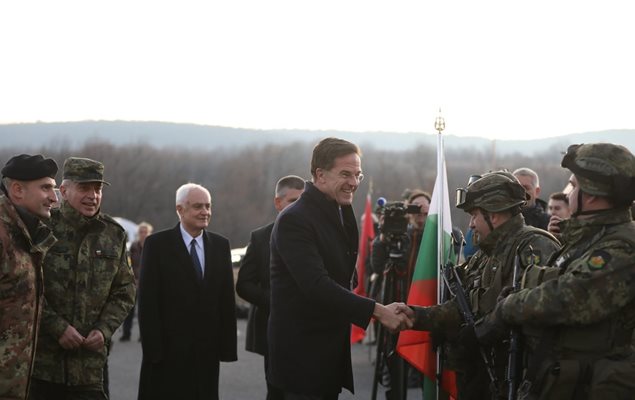 Генералният секретар на НАТО Рюте посети в четвъртък полигона “Ново село” край Ямбол.