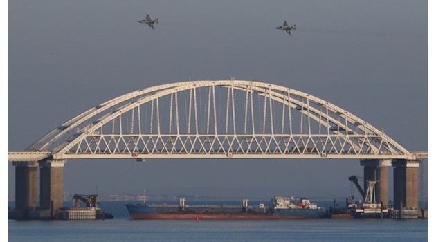 Кримския мост
Снимка: РОЙТЕРС