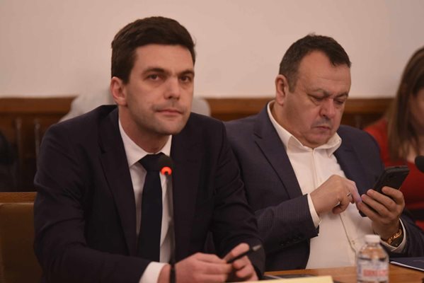 Никола Минчев: Изненадващо е седмица след съставянето на кабинета да се правят предложения за промени