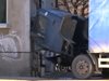 Камион се вряза в табло за газ в Казанлък (Видео)