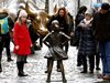 Кметът на Ню Йорк разреши "Безстрашното момиче" да остане още година