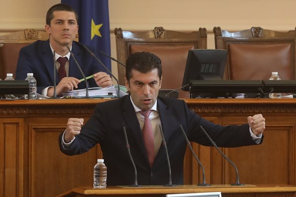 Премиерът Кирил Петков участва в дебатите, преди да бъде свален от поста председателят на Народното събрание Никола Минчев.
СНИМКА: НИКОЛАЙ ЛИТОВ