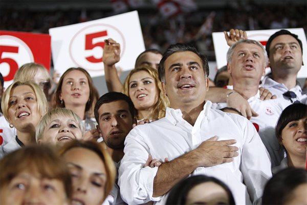 Саакашвили сред тълпата
Снимки: Ройтерс