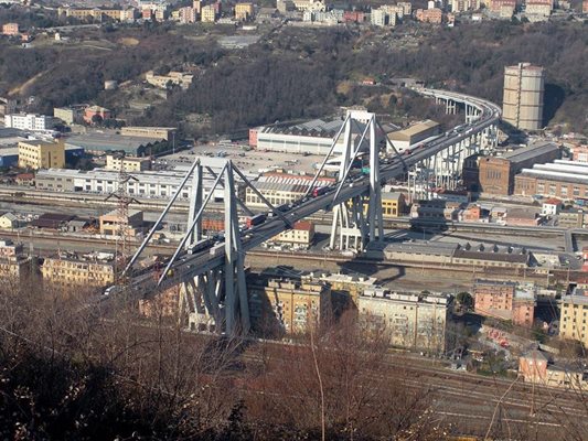 Мостът в Генуа преди рухването Снимка: Уикипедия